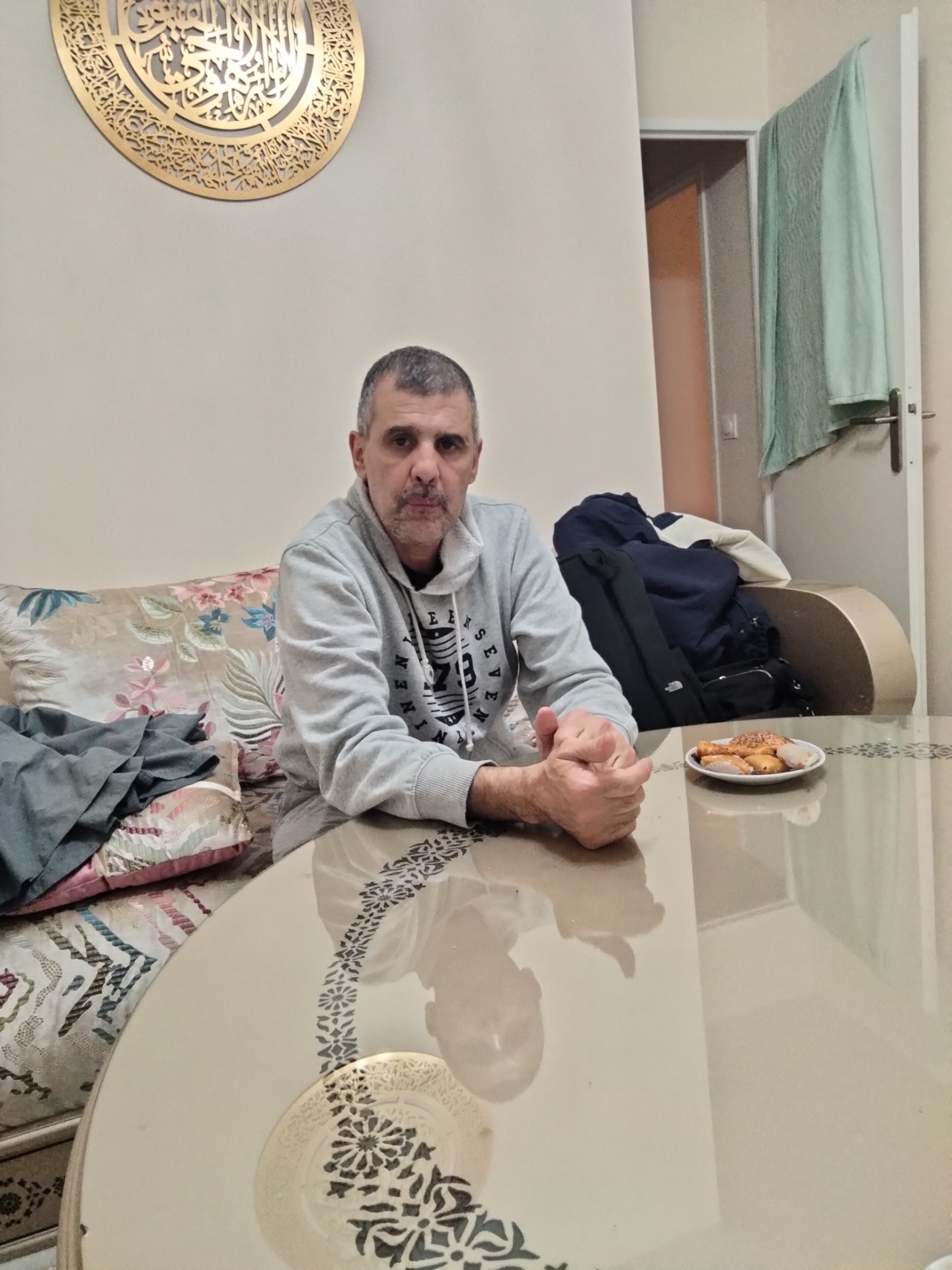Nous vous présentons Cheikh Ahmed Bhid c'est le imam, récitateur et homme d'association 